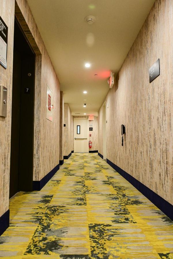 Hotel Super 8 By Wyndham Bronx Near Botanical Garden Nueva York Exterior foto