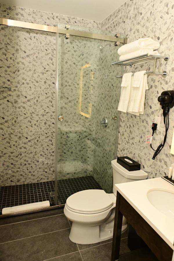 Hotel Super 8 By Wyndham Bronx Near Botanical Garden Nueva York Exterior foto